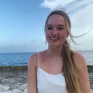 Meet your Posher, Abby